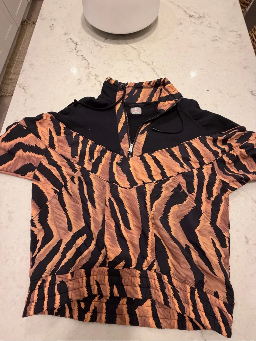 FREE PEOPLE! Women’s Black and Brown Tiger-Print zip -Up Jacket XS